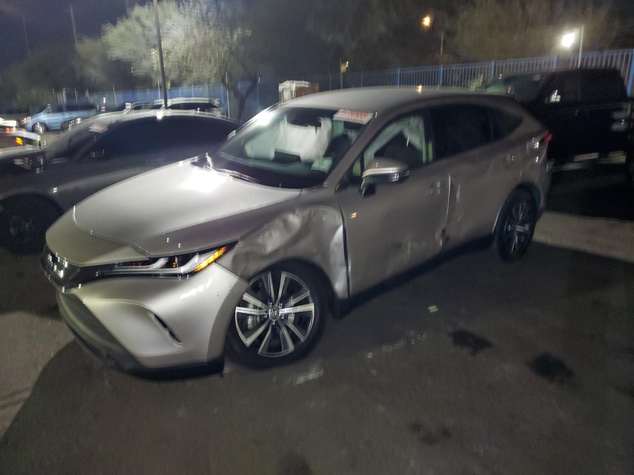 TOYOTA VENZA LE 2024