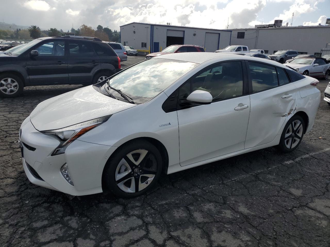 TOYOTA PRIUS 2017