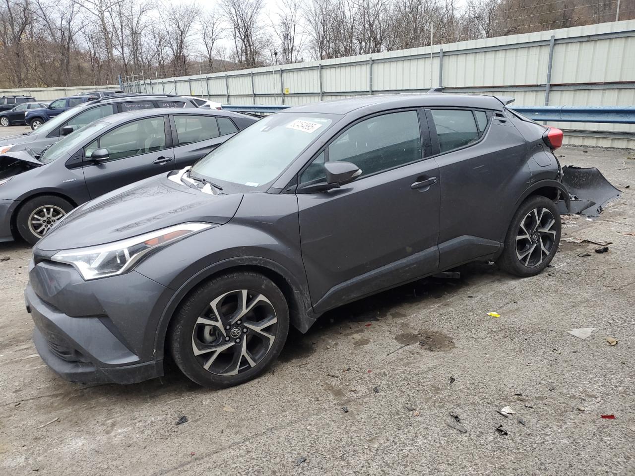 TOYOTA C-HR XLE 2019