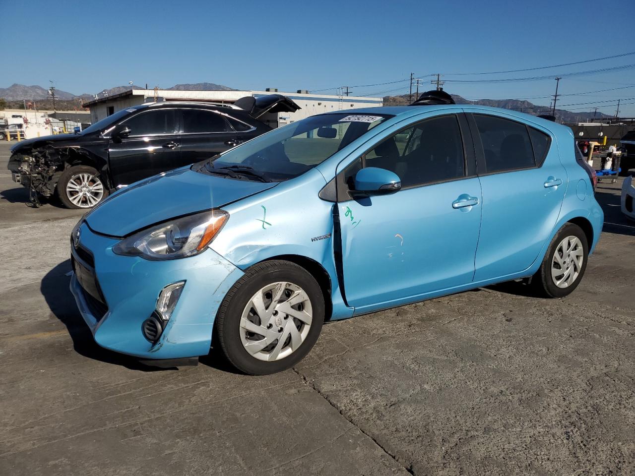 TOYOTA PRIUS C 2015