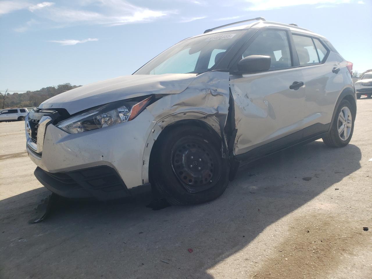 NISSAN KICKS 2019