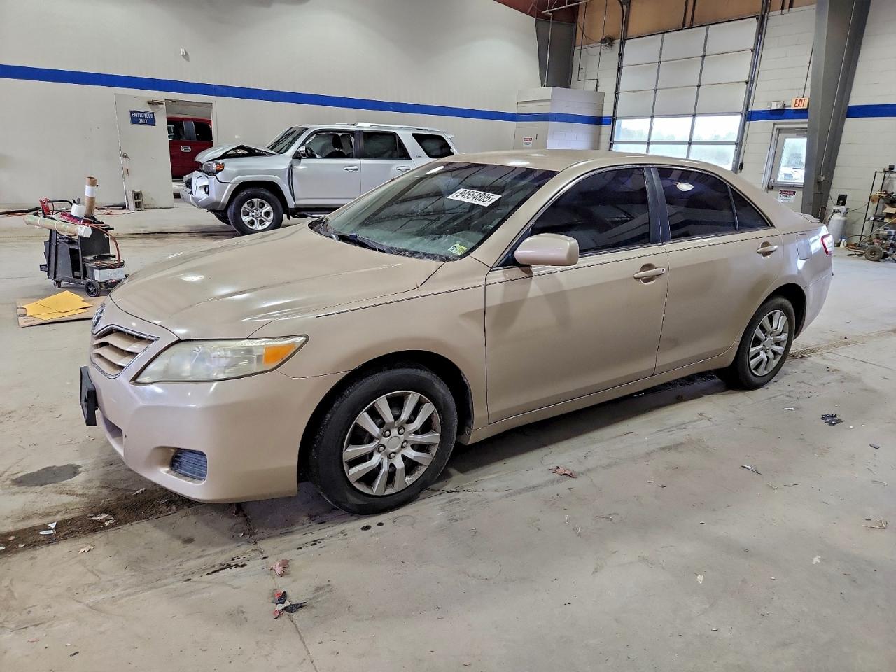 TOYOTA CAMRY BASE 2011