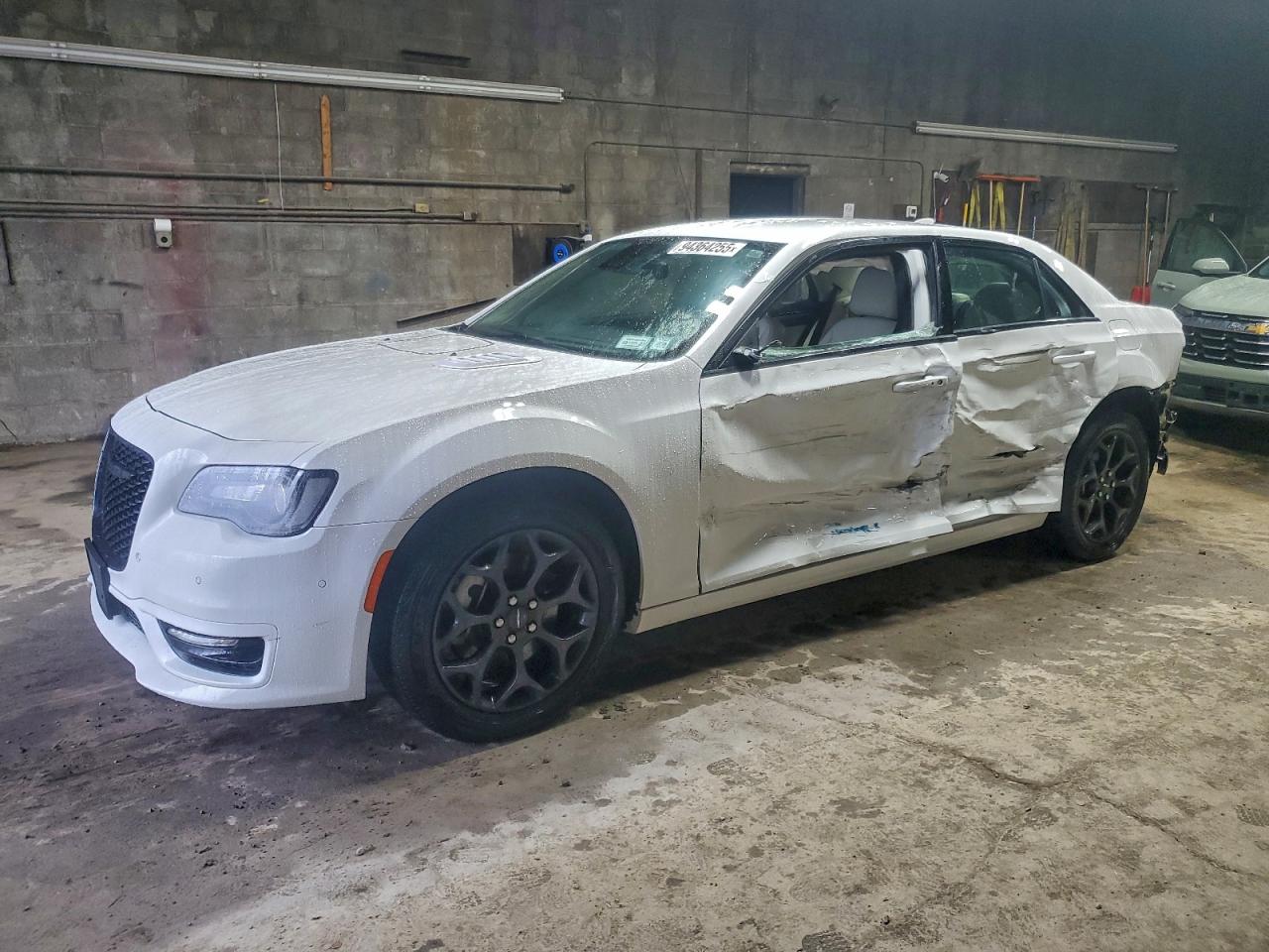 CHRYSLER 300 TOURIN 2023