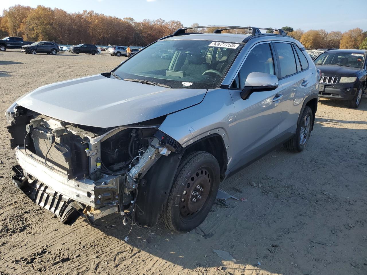 TOYOTA RAV4 XLE 2024