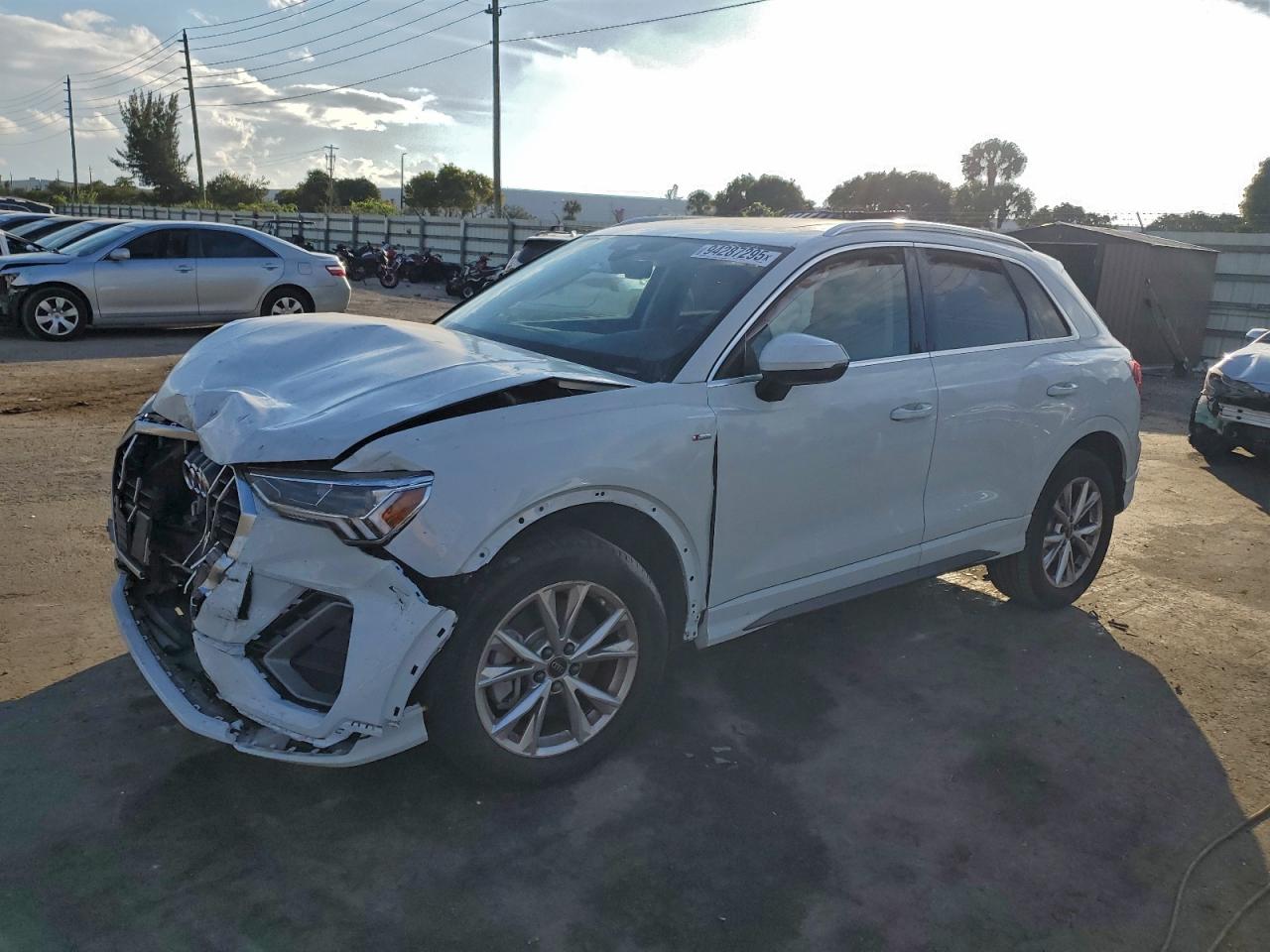 AUDI Q3 PREMIUM 2024
