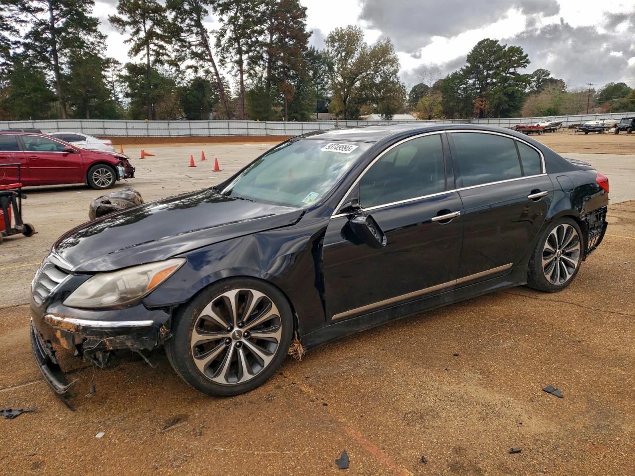 HYUNDAI GENESIS 5. 2012