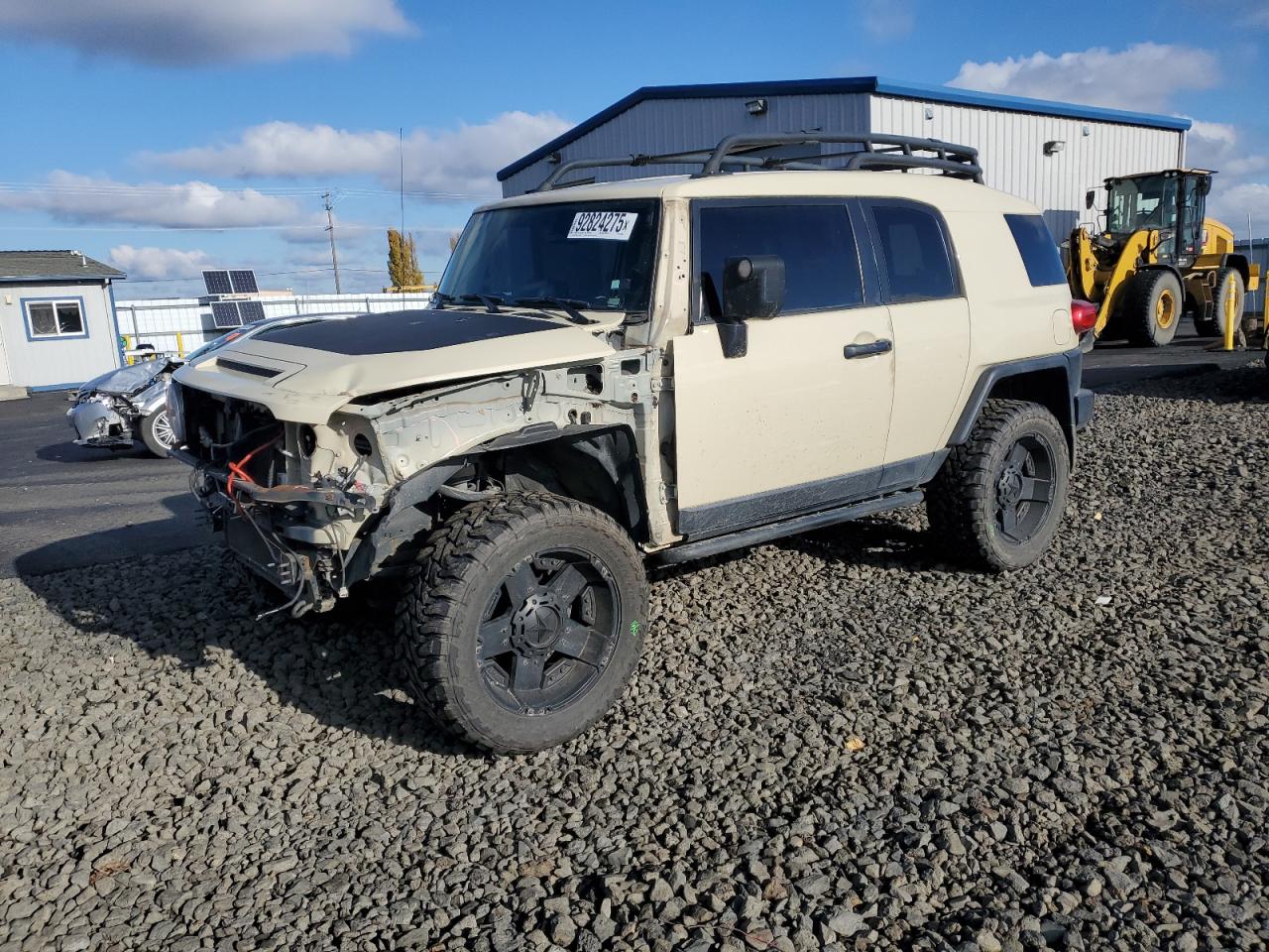 TOYOTA FJ CRUISER 2010
