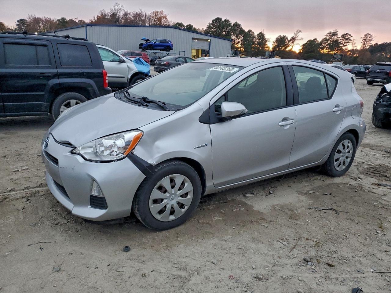 TOYOTA PRIUS C 2012