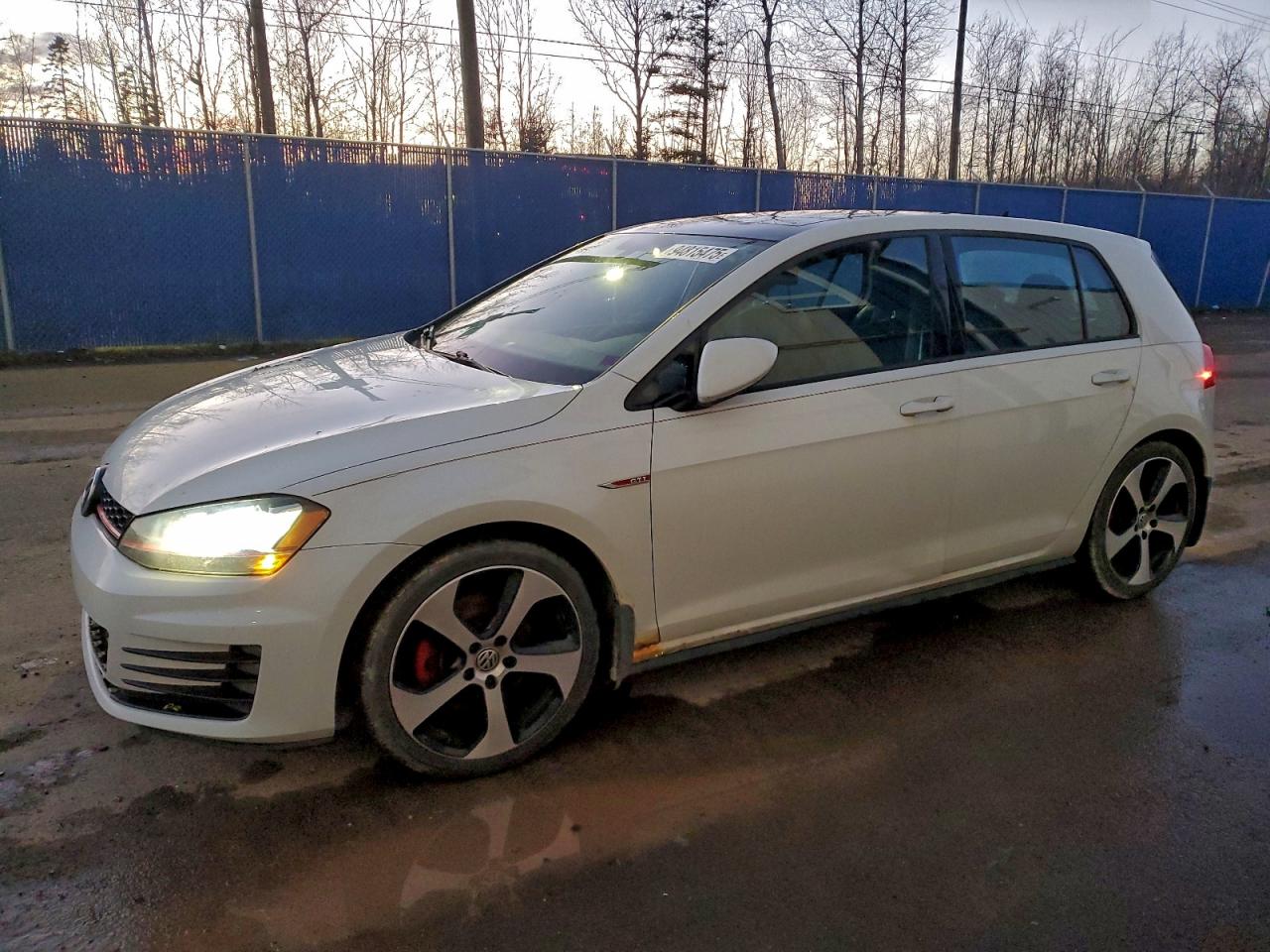 VOLKSWAGEN GTI 2015