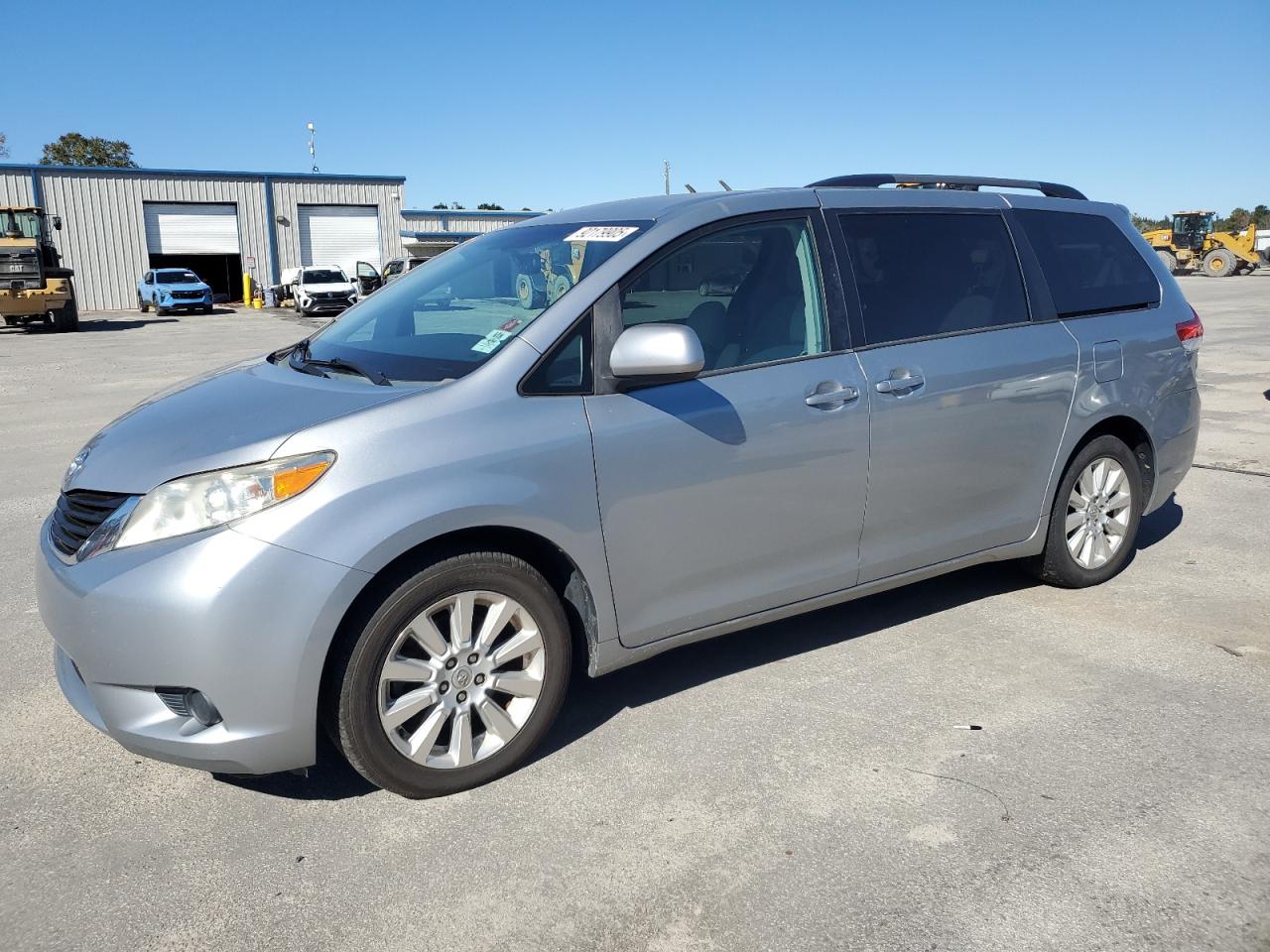 TOYOTA SIENNA LE 2014