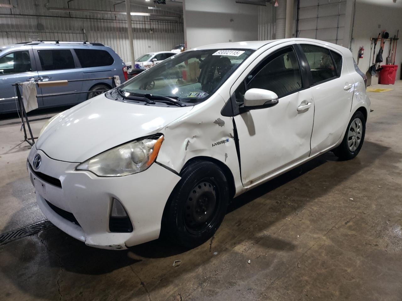 TOYOTA PRIUS C 2013