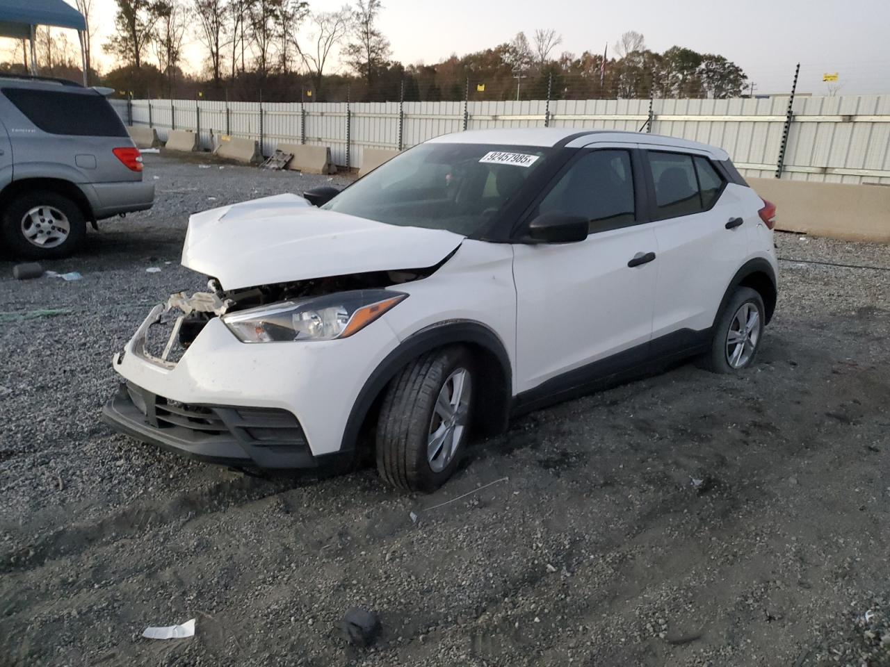 NISSAN KICKS 2020
