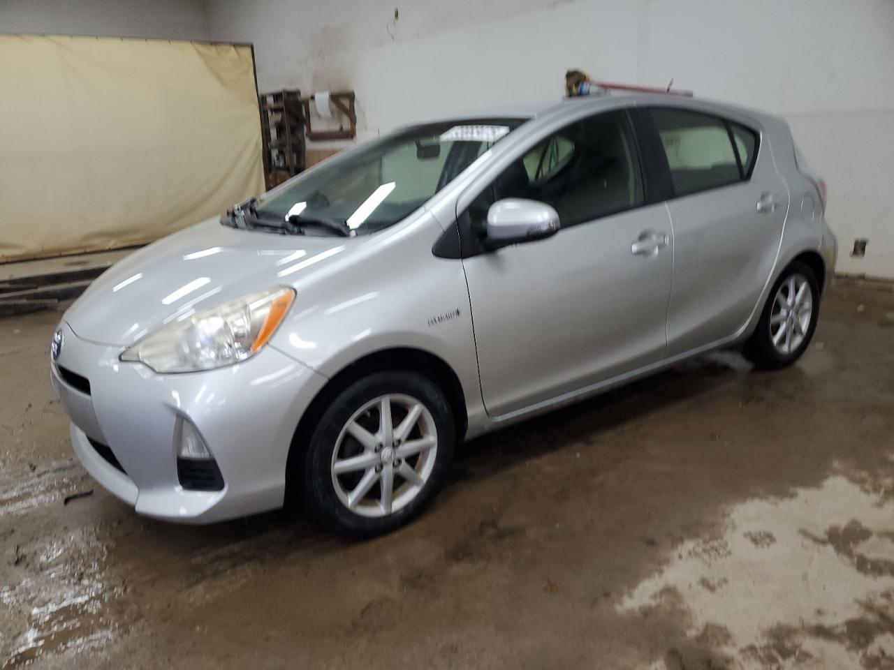 TOYOTA PRIUS C 2013