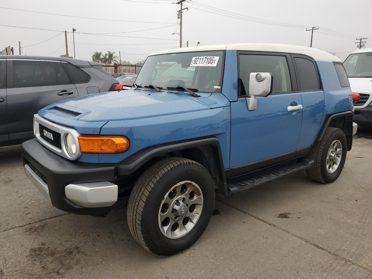 TOYOTA FJ CRUISER 2012