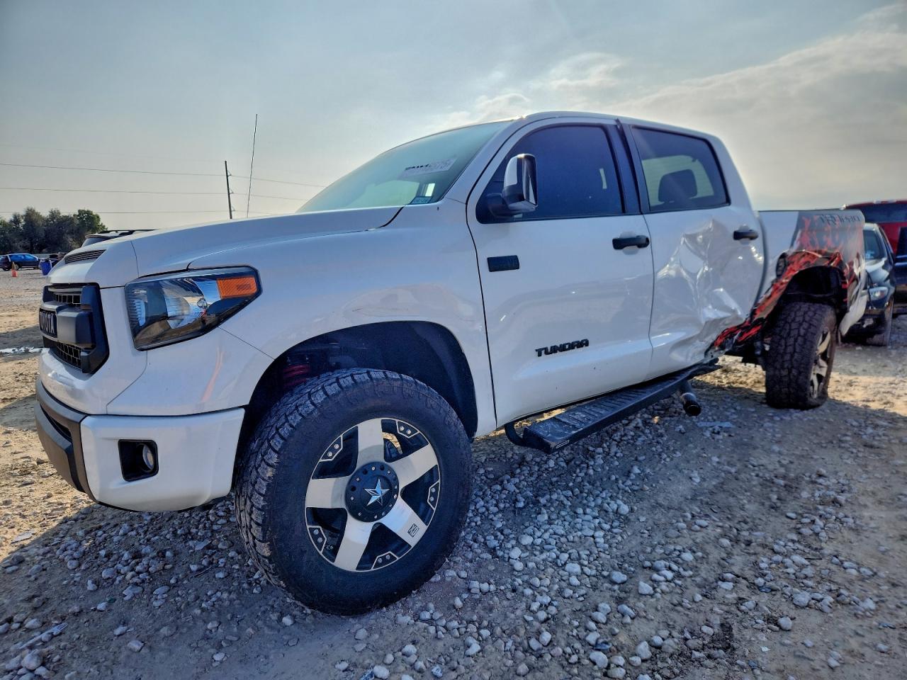 TOYOTA TUNDRA CRE 2015
