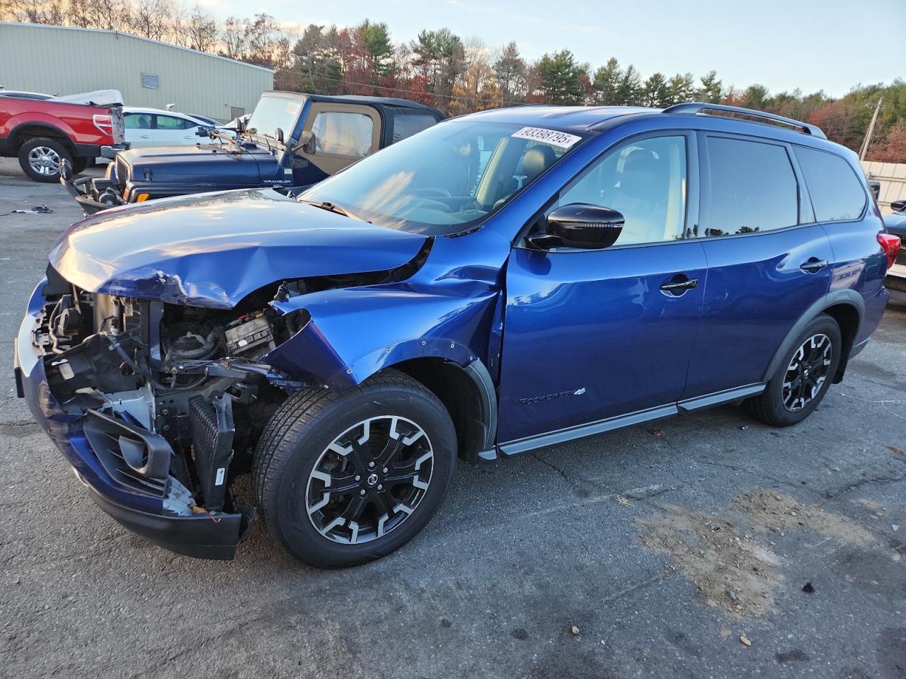 NISSAN PATHFINDER 2019