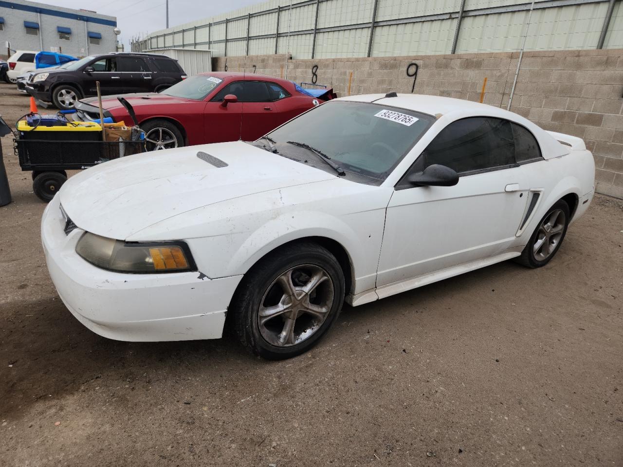 FORD MUSTANG 2000