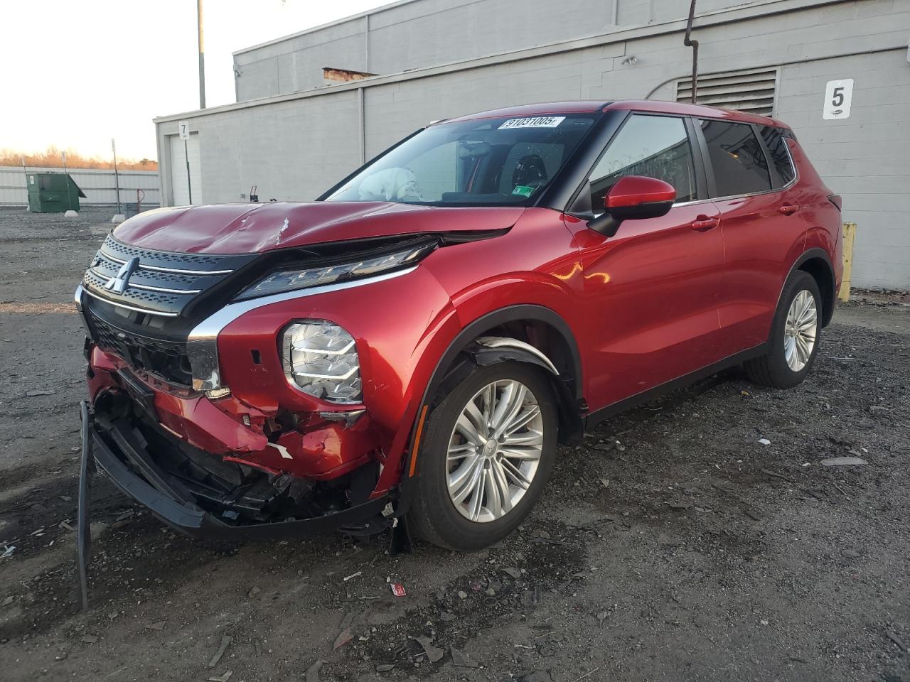 MITSUBISHI OUTLANDER 2022
