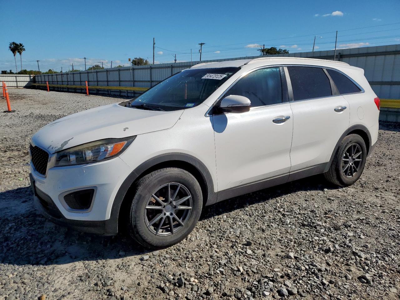 KIA SORENTO LX 2017