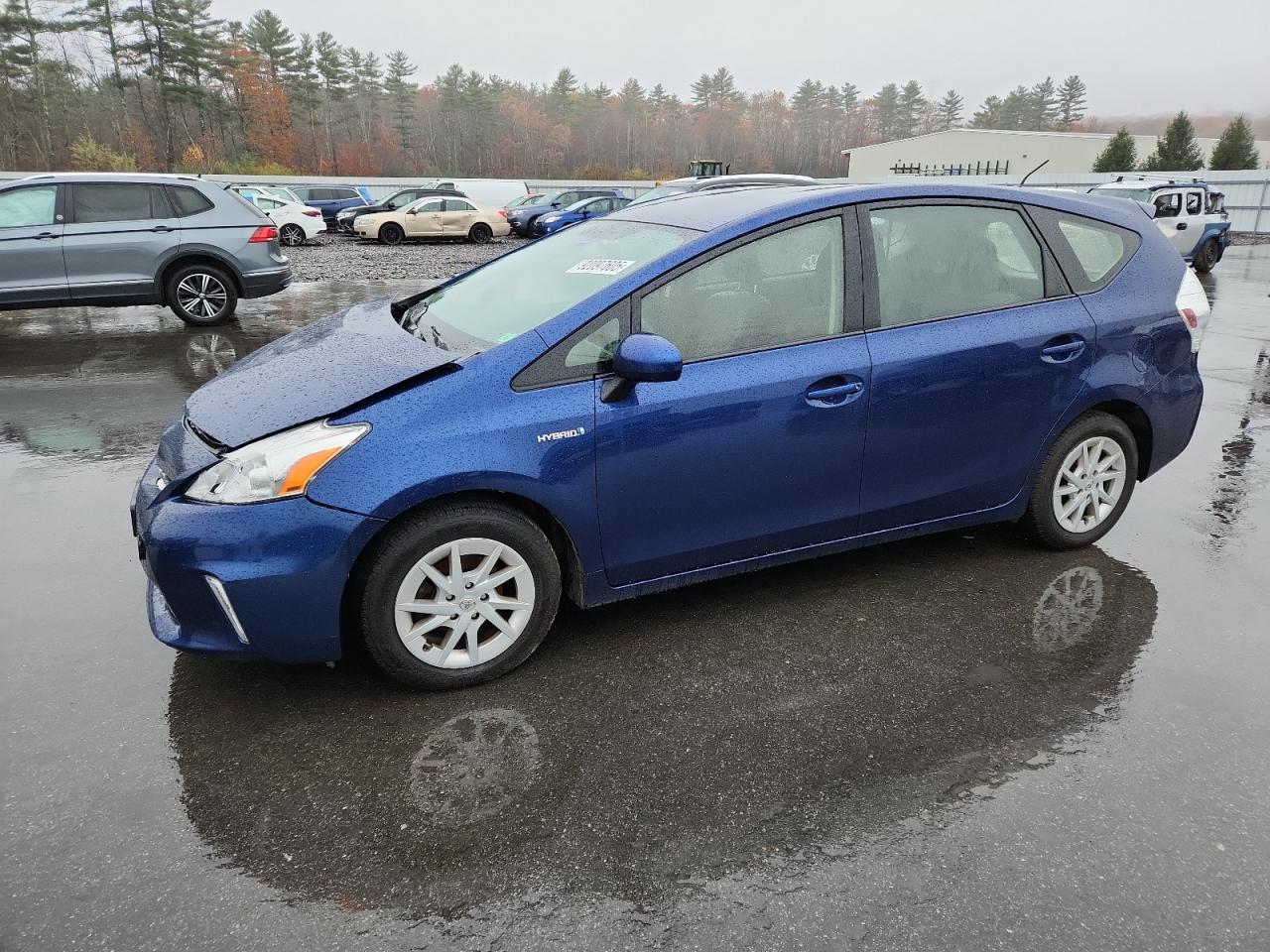 TOYOTA PRIUS V 2012