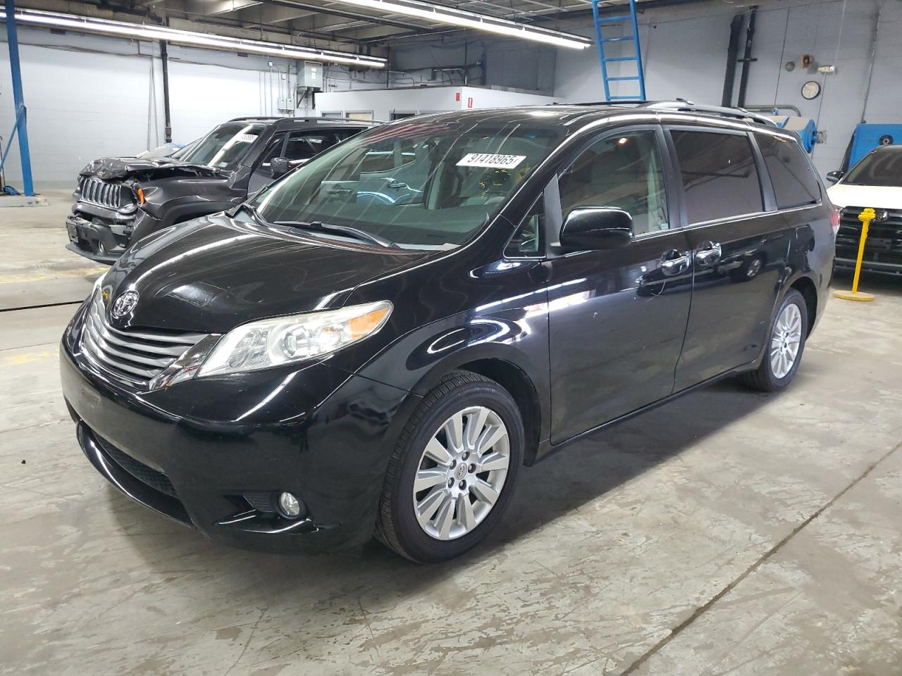 TOYOTA SIENNA XLE 2011