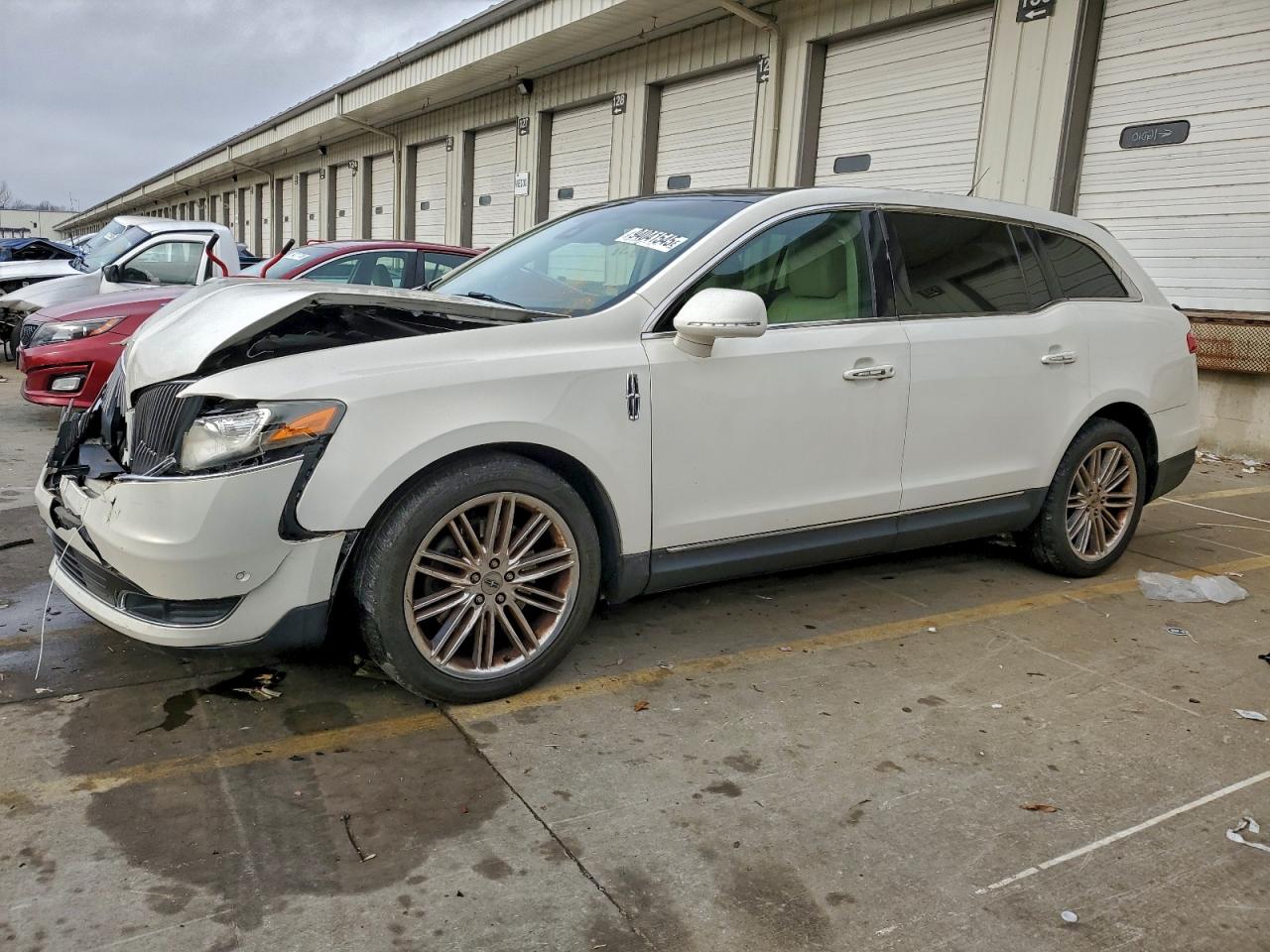 LINCOLN MKT 2013
