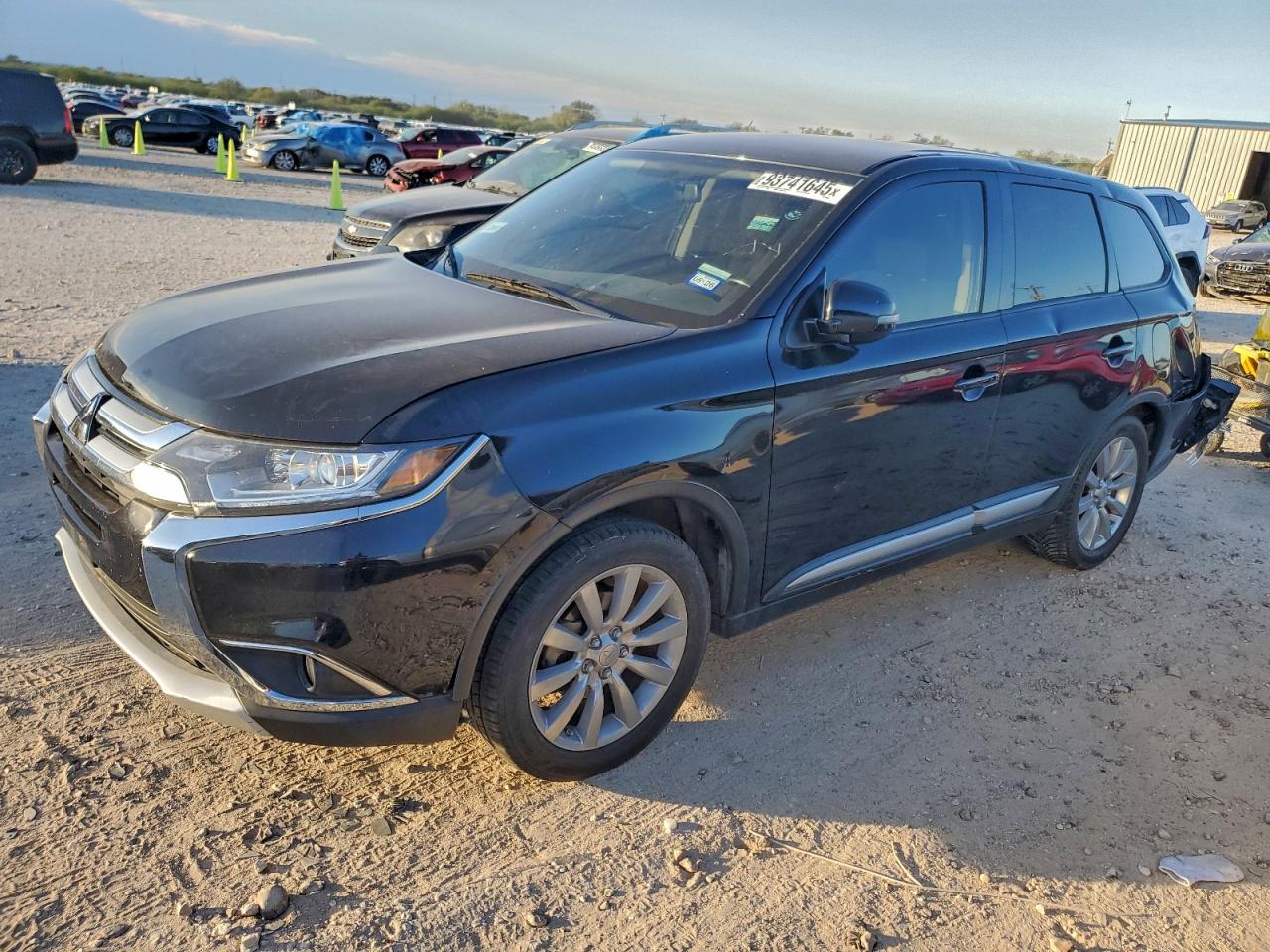 MITSUBISHI OUTLANDER 2016