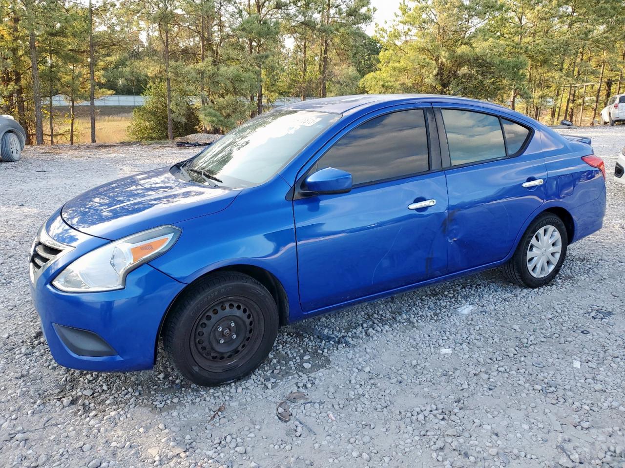 NISSAN VERSA 2017