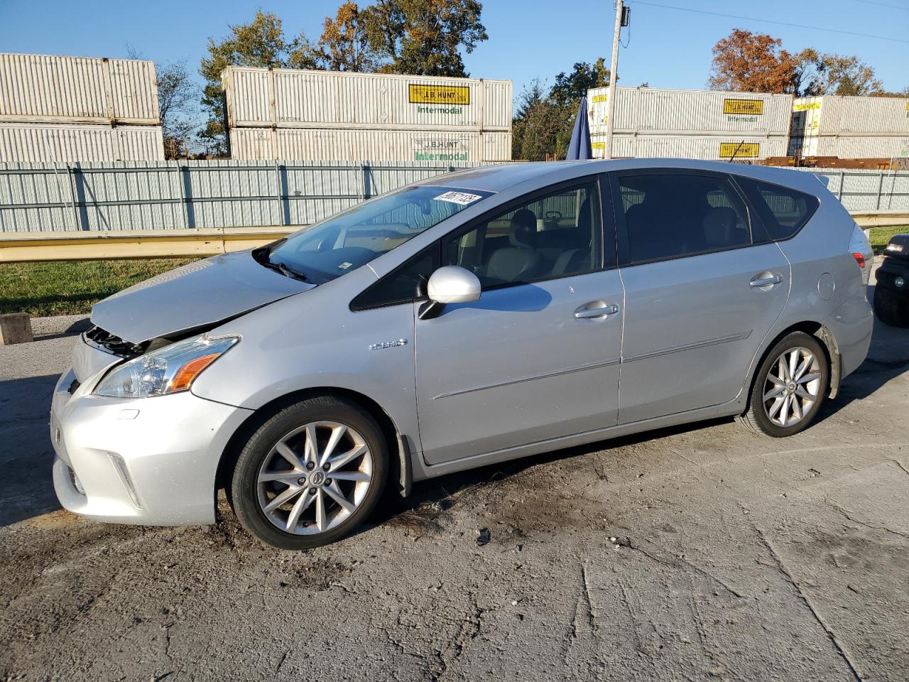 TOYOTA PRIUS V 2012