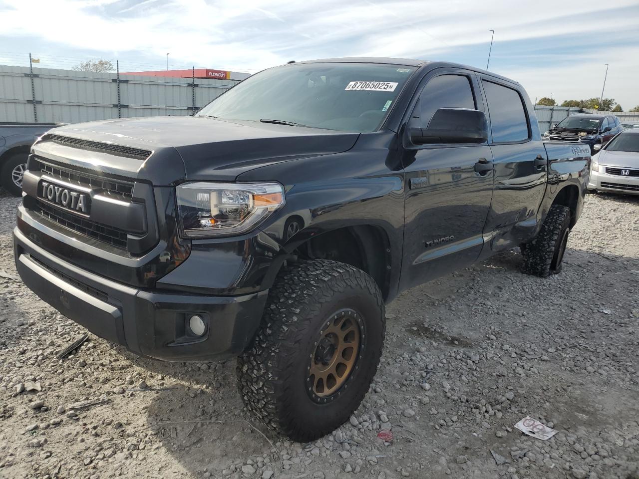 TOYOTA TUNDRA 2015