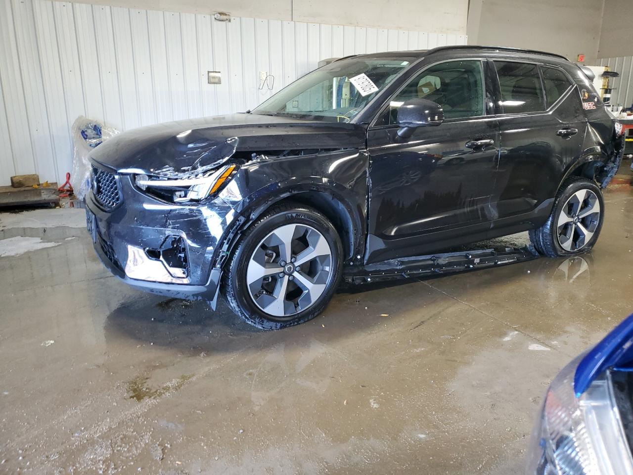 VOLVO XC40 2024