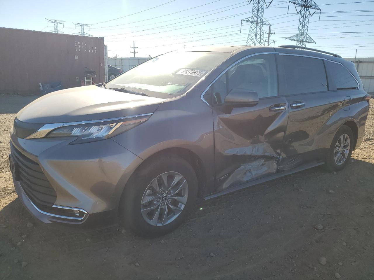 TOYOTA SIENNA XLE 2021