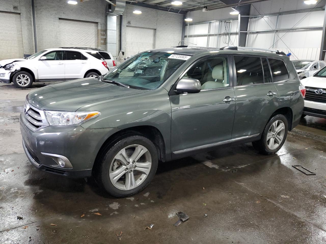 TOYOTA HIGHLANDER 2013