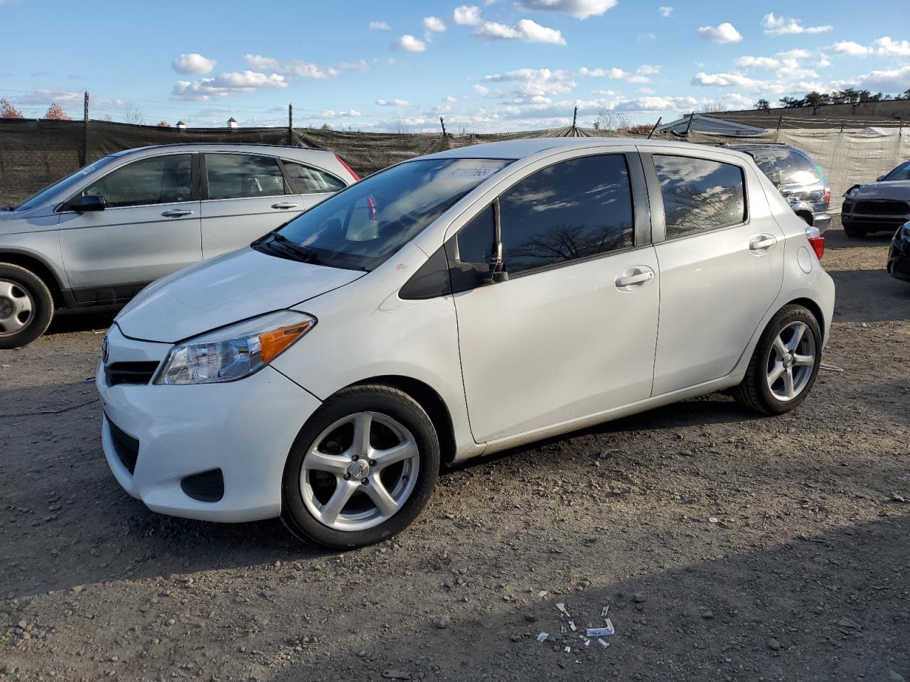 TOYOTA YARIS 2013