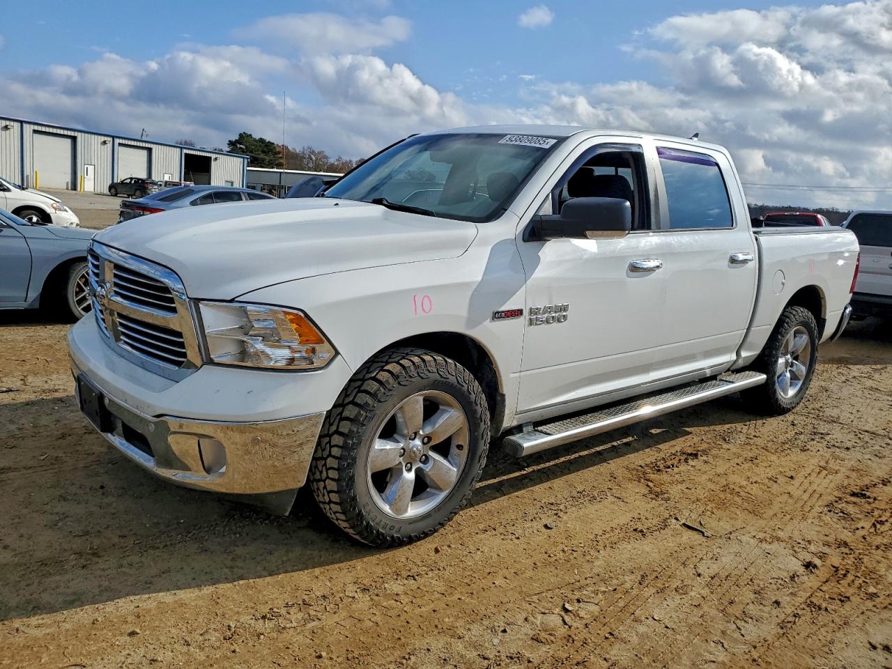 RAM 1500 SLT 2015