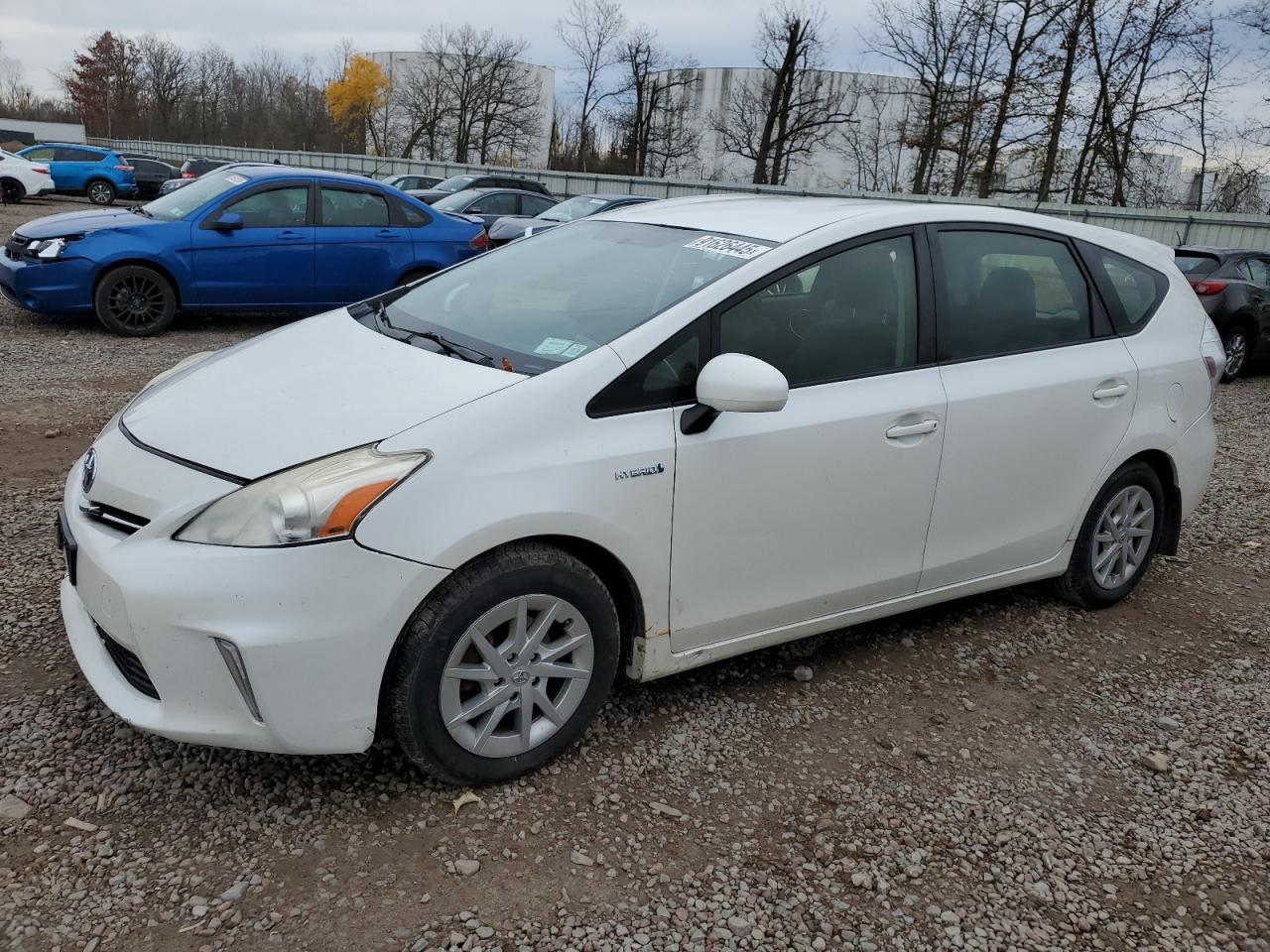 TOYOTA PRIUS V 2012