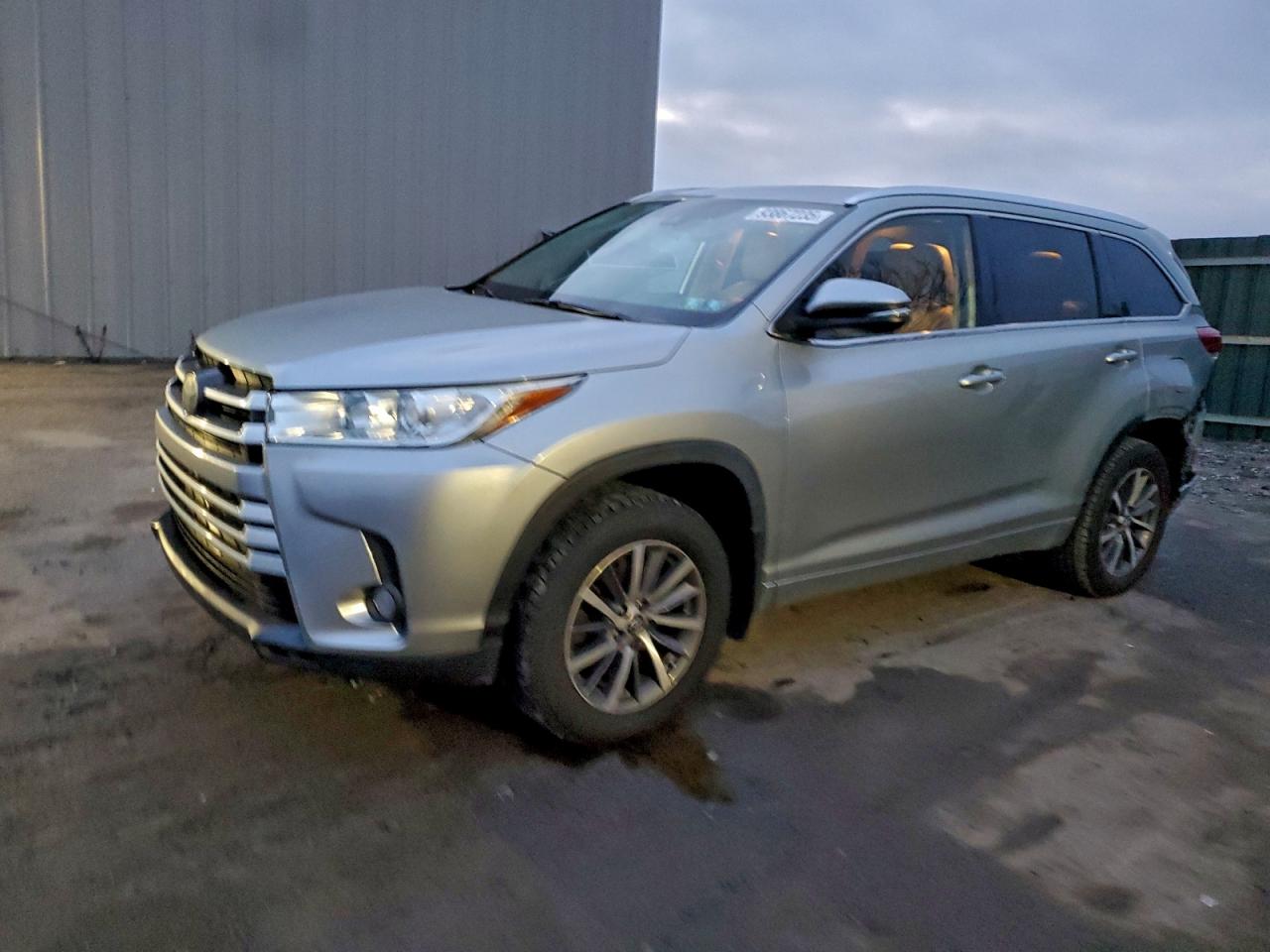 TOYOTA HIGHLANDER 2018