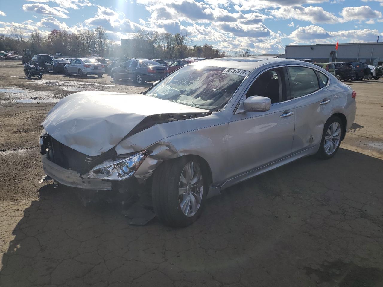 INFINITI M37 2011
