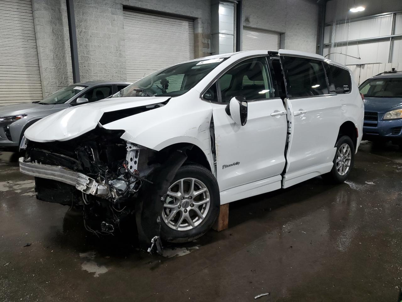 CHRYSLER VOYAGER 2023