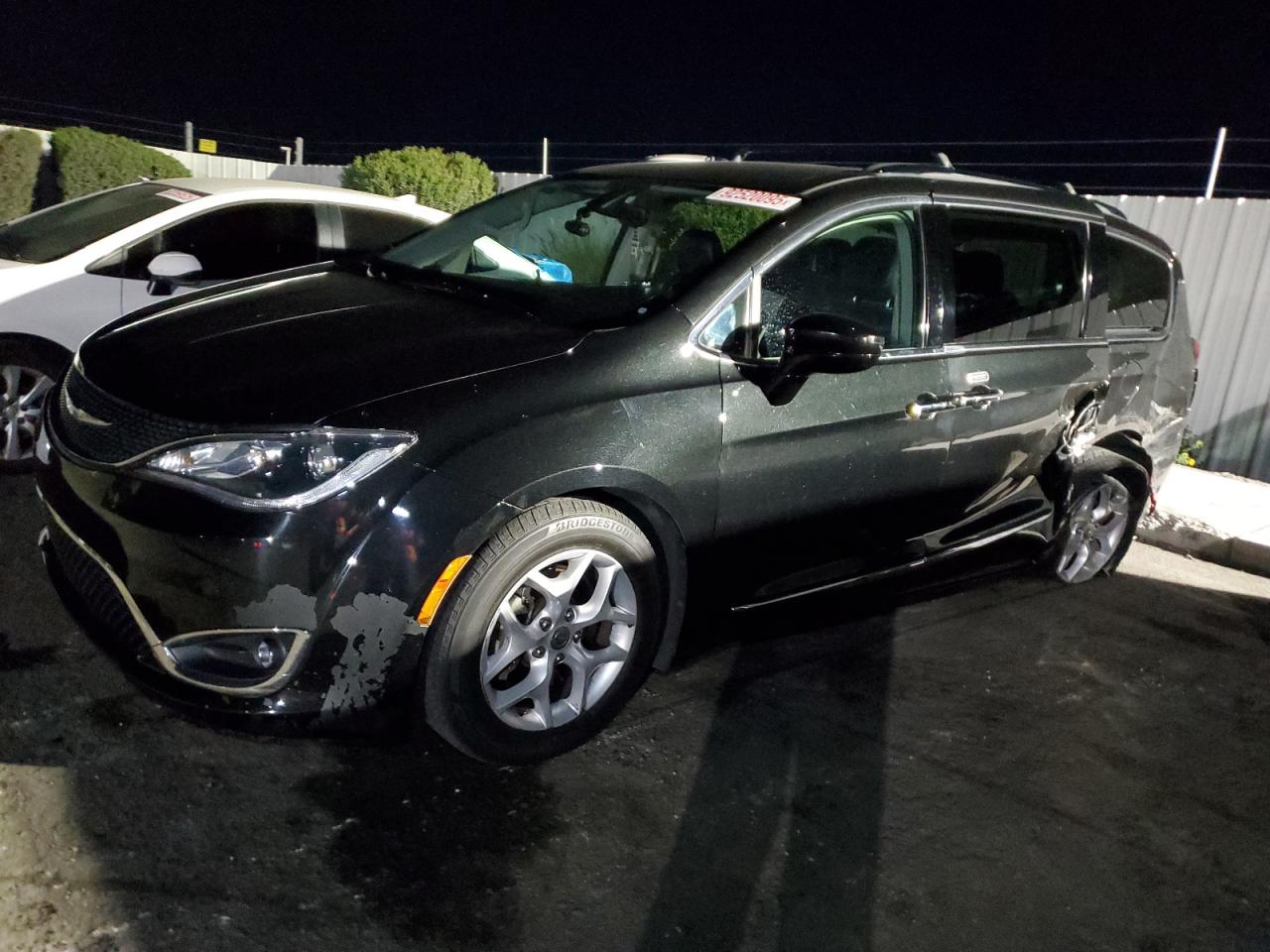 CHRYSLER PACIFICA T 2017