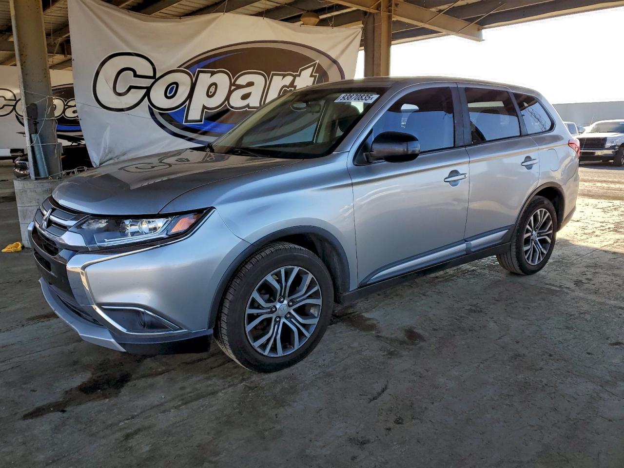MITSUBISHI OUTLANDER 2018