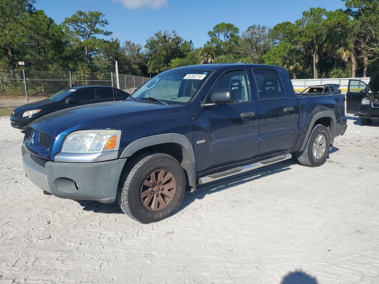 MITSUBISHI RAIDER DUR 2006
