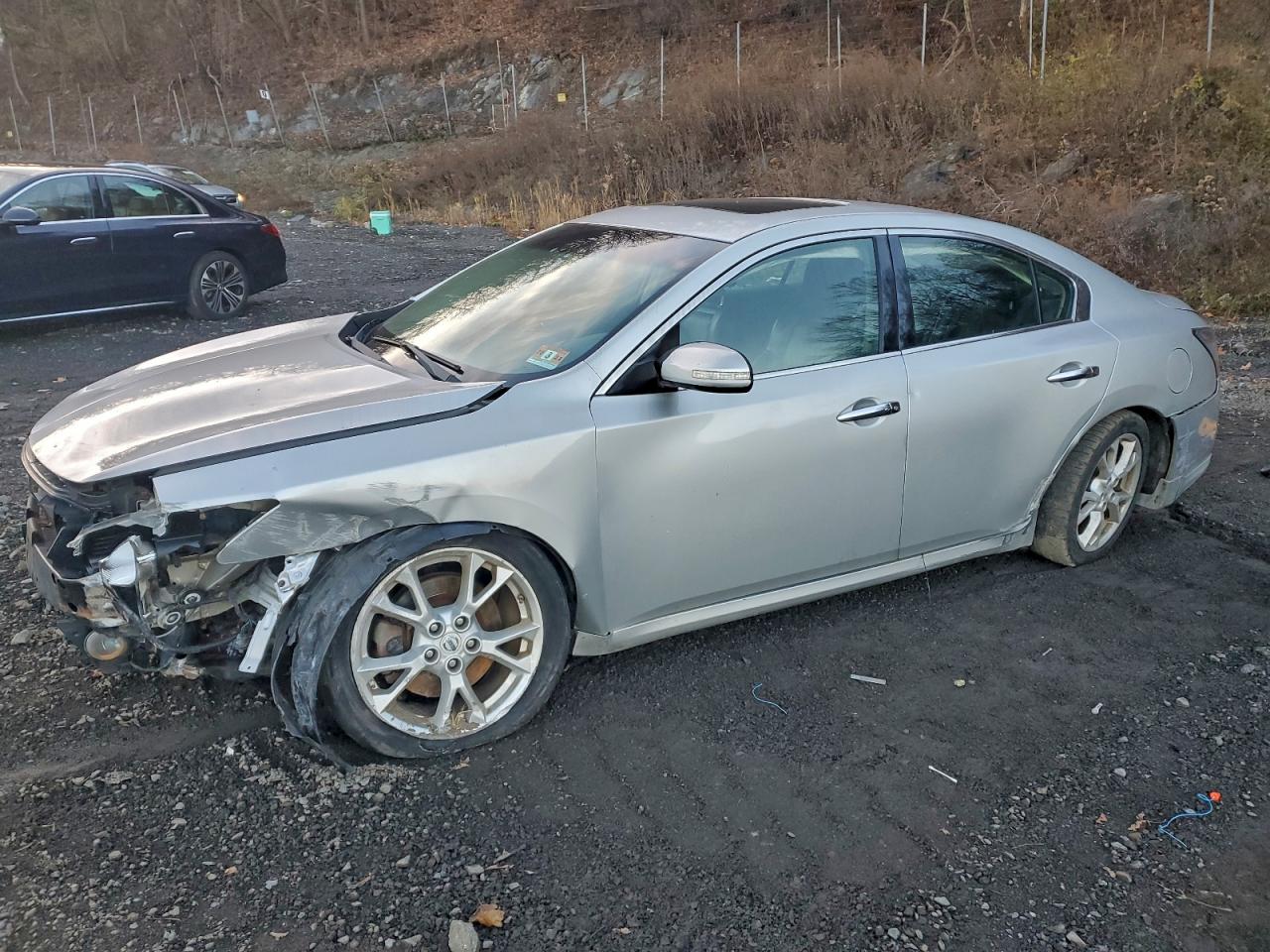 NISSAN MAXIMA 2013