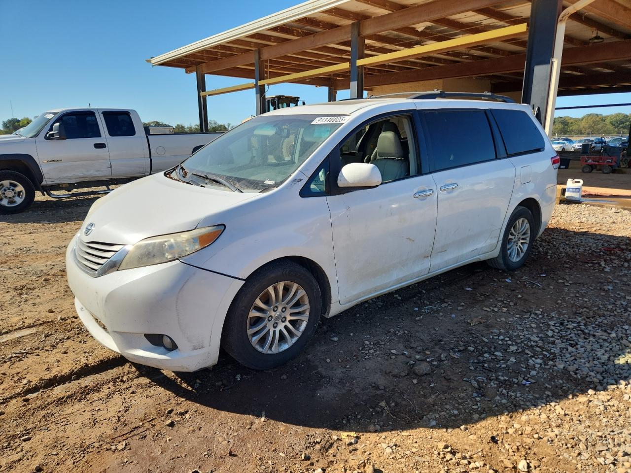 TOYOTA SIENNA XLE 2013