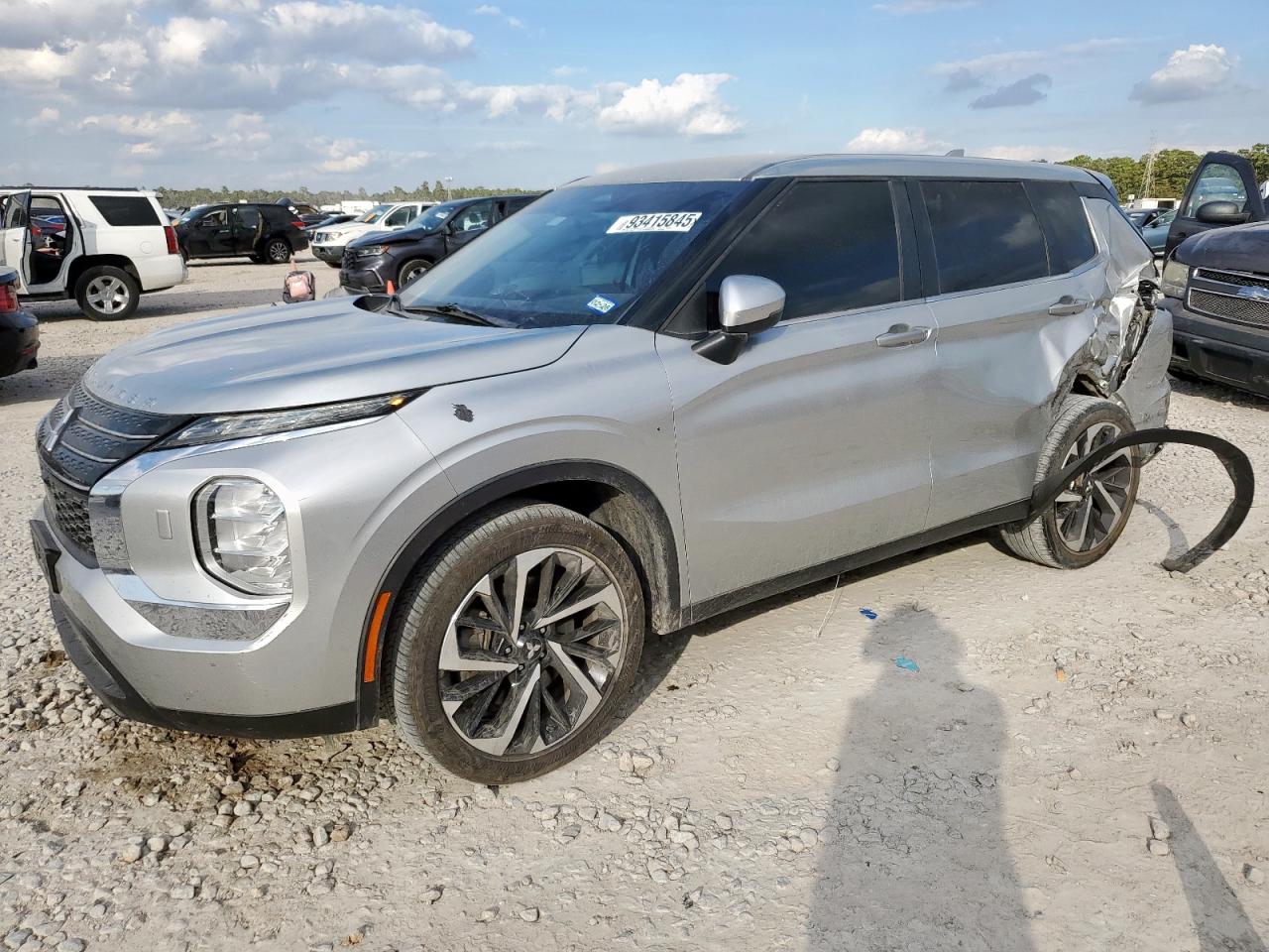 MITSUBISHI OUTLANDER 2022