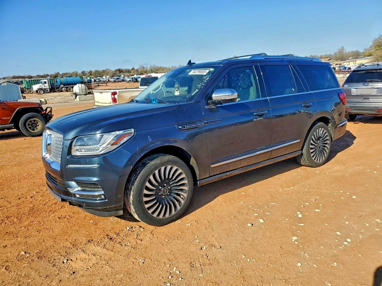 LINCOLN NAVIGATOR 2021