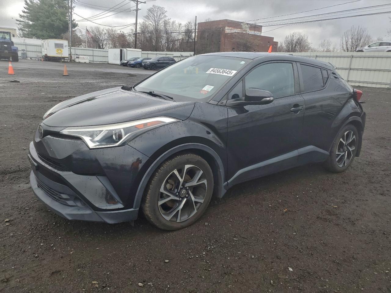 TOYOTA C-HR XLE 2018