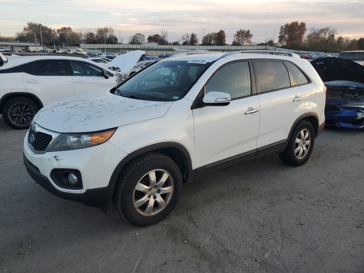 KIA SORENTO LX 2013