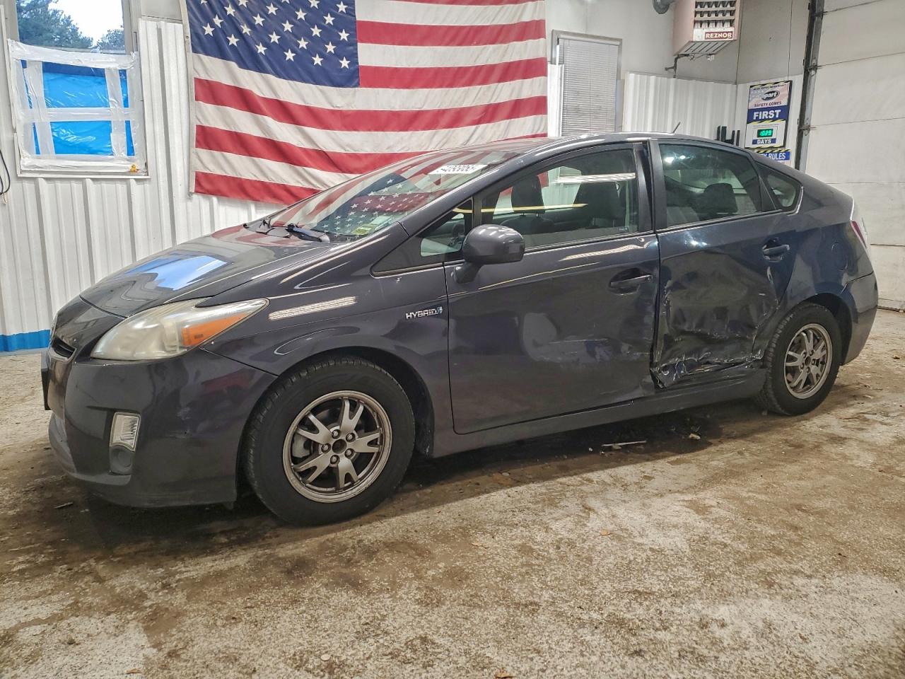 TOYOTA PRIUS 2010
