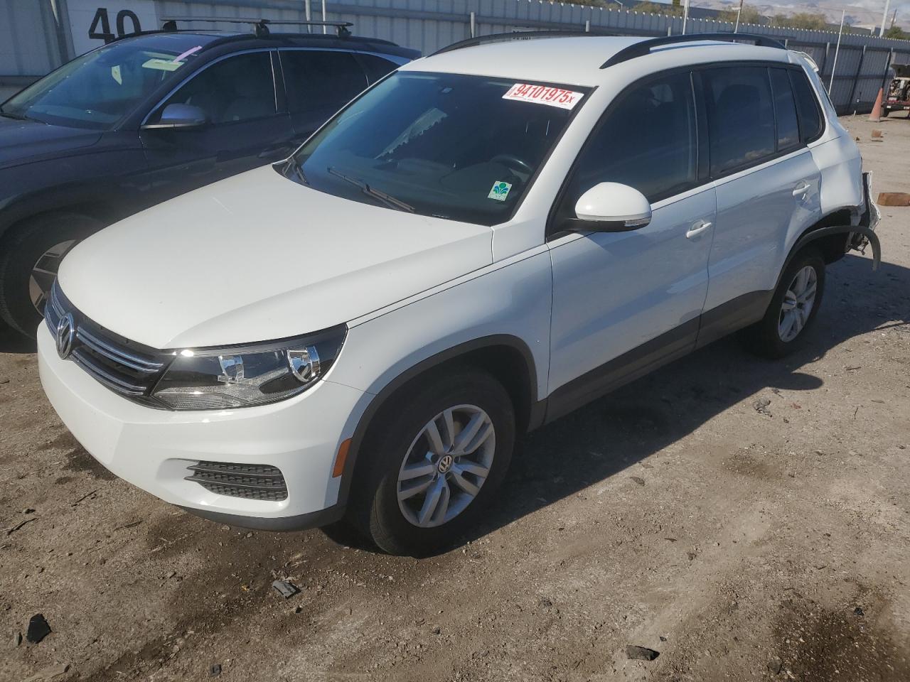 VOLKSWAGEN TIGUAN S 2016